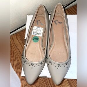 POINT TOE FLATS- size 7.5 W